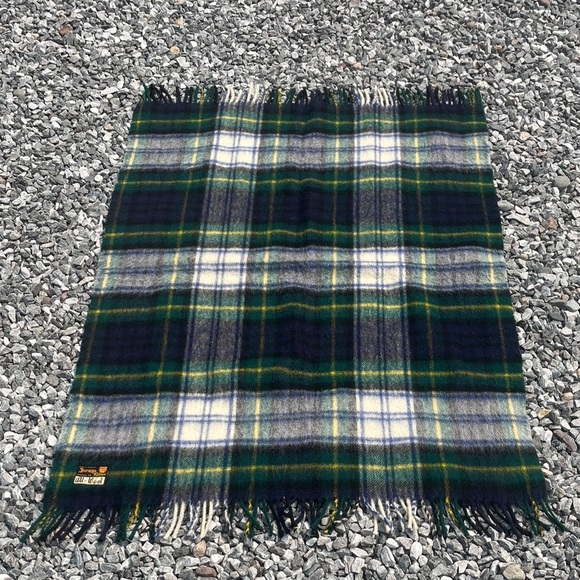Vintage Filene's Boston 100% Wool Green Blue Plaid Lap Blanket Fringe England - Picture 1 of 8